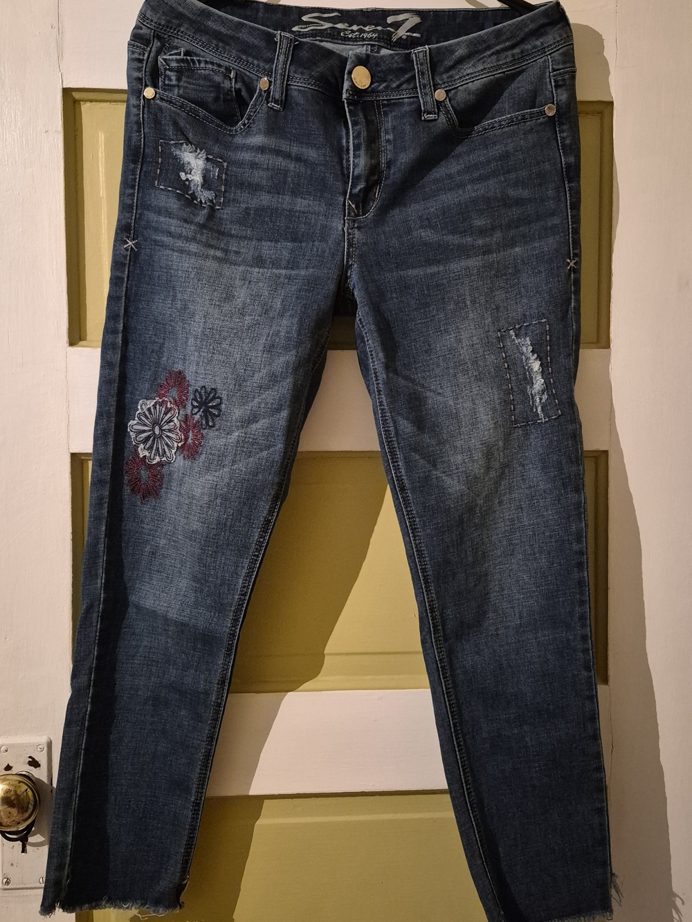 Seven7 Dark Blue Capri Jeans with Embroidered Floral Accent